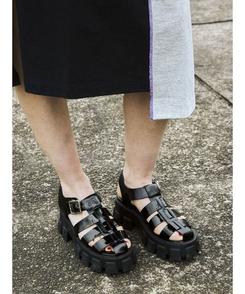 jouetie（ジュエティ）の「ボリュームソールグルカサンダル（サンダル・レディース・ブラック/オフホワイト/その他1・M/L）」の6枚目の写真