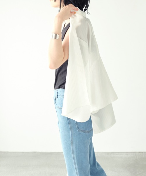 Chaco closet(チャコ クローゼット)の「オーバーサイズショート丈レギュラーカラーストライプ半袖シャツ(シャツ/ブラウス・レディース・ライトブルー/グリーン/ブラック/ベージュ/ピンク/オフホワイト・FREE)」の8枚目の写真