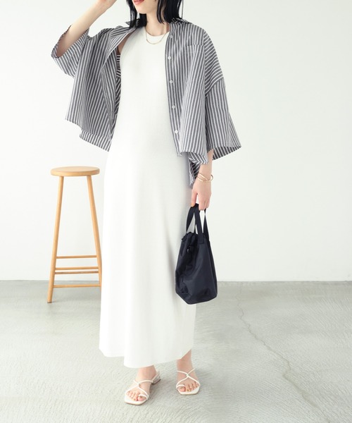 Chaco closet(チャコ クローゼット)の「オーバーサイズショート丈レギュラーカラーストライプ半袖シャツ(シャツ/ブラウス・レディース・ライトブルー/グリーン/ブラック/ベージュ/ピンク/オフホワイト・FREE)」の15枚目の写真