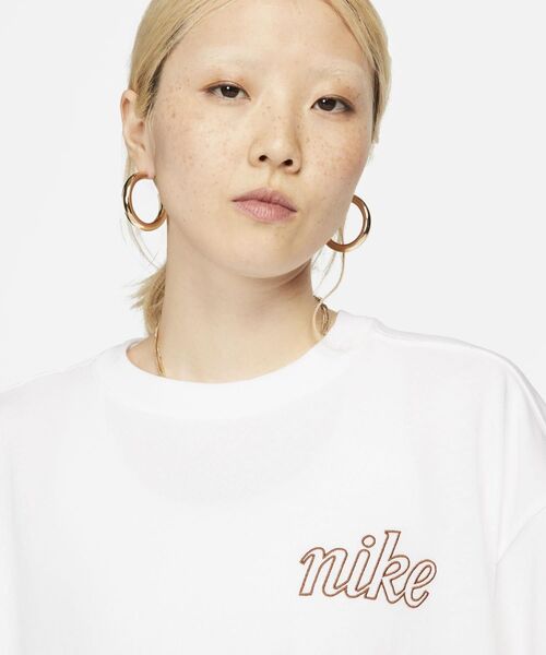 NIKE（ナイキ）の「ナイキ スポーツウェア ウィメンズ Tシャツ / Nike Sportswear Women's T-Shirt＜XS-2XL 展開＞（Tシャツ/カットソー・レディース・ホワイト/アイボリー/シルバー・M/XL/2XL/L/S/XS）」の13枚目の写真