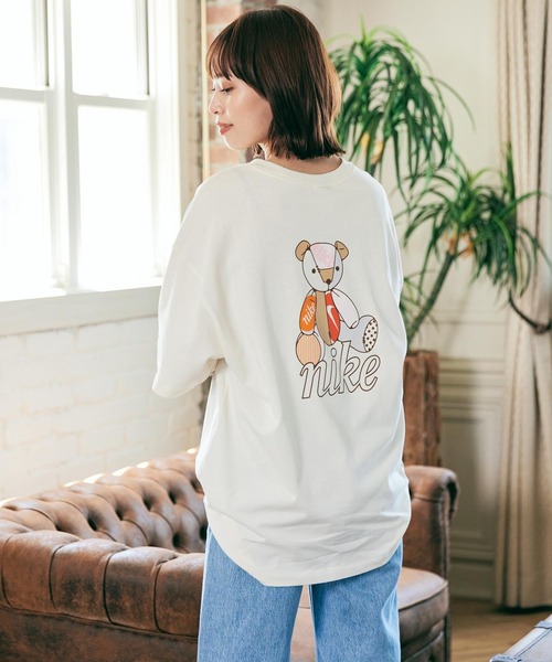 NIKE（ナイキ）の「ナイキ スポーツウェア ウィメンズ Tシャツ / Nike Sportswear Women's T-Shirt＜XS-2XL 展開＞（Tシャツ/カットソー・レディース・ホワイト/アイボリー/シルバー・M/XL/2XL/L/S/XS）」の2枚目の写真