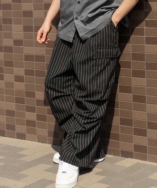 SlashDate(スラッシュデイト)の「TCツイルワイドカーゴパンツ/ミリタリーパンツ/バルーンシルエット/ストリート(カーゴパンツ・メンズ・ブラック系その他/アイボリー/ブルー系その他/ブルー/グリーン/ベージュ/ネイビー/ブラック・M/L/XL)」の3枚目の写真