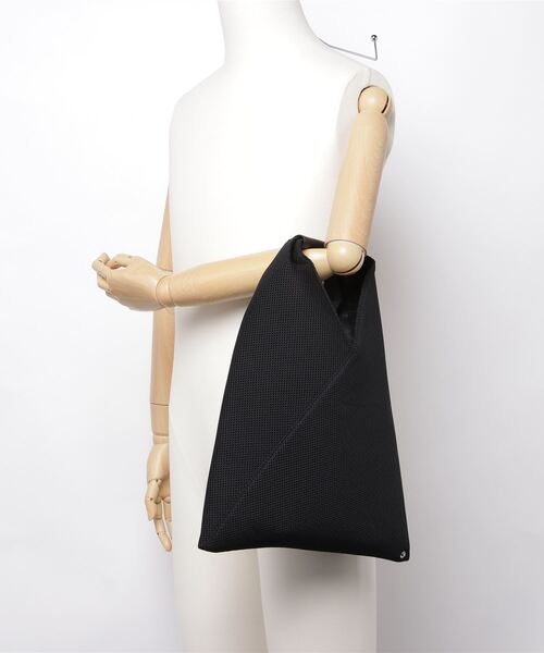MM6 Maison Margiela（ｴﾑｴﾑｼｯｸｽ ﾒｿﾞﾝ ﾏﾙｼﾞｪﾗ）の「SMALL JAPANESE HANDBAG（トートバッグ・レディース・ブラック・ONE SIZE）」の9枚目の写真
