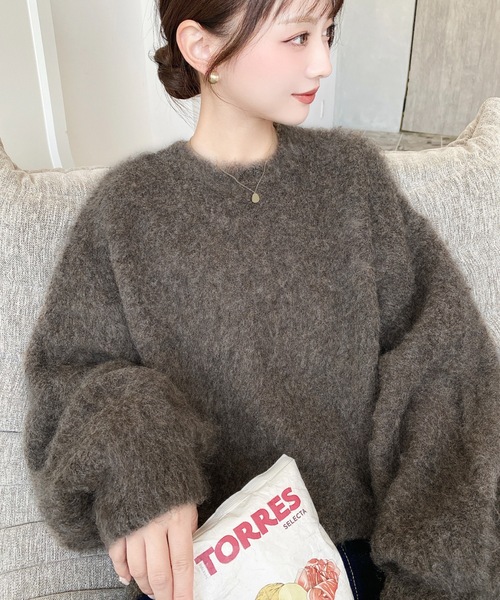 moment+（モーメントプラス）の「クルーネックサイドスリットブークレ  