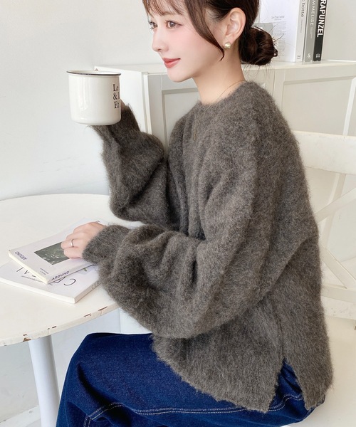 moment+（モーメントプラス）の「クルーネックサイドスリットブークレ