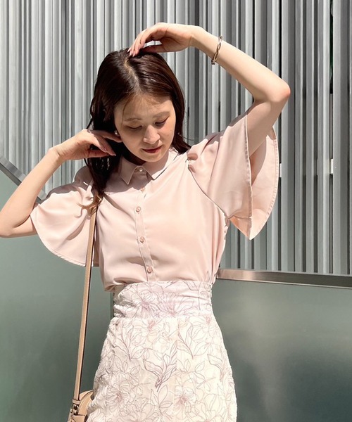 one after another NICE CLAUP（ワンアフターアナザーナイスクラップ）の「【WEB限定商品】バイカラーフレアスリーブブラウス（シャツ/ブラウス・レディース・アイボリー/ピンクベージュ/ネイビー/ドット・FREE）」の6枚目の写真