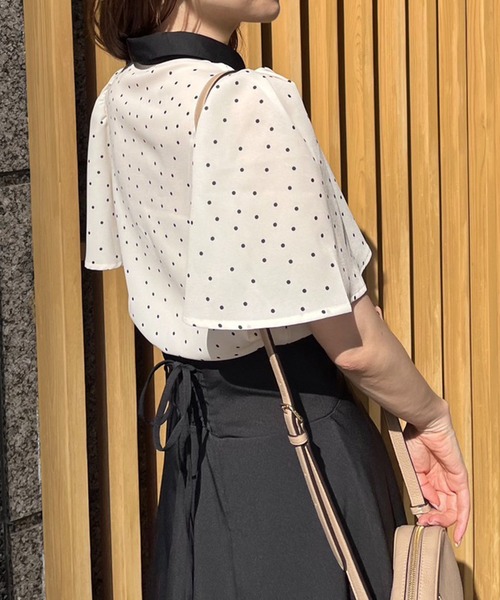 one after another NICE CLAUP（ワンアフターアナザーナイスクラップ）の「【WEB限定商品】バイカラーフレアスリーブブラウス（シャツ/ブラウス・レディース・アイボリー/ピンクベージュ/ネイビー/ドット・FREE）」の13枚目の写真