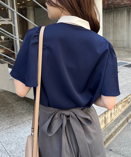 one after another NICE CLAUP（ワンアフターアナザーナイスクラップ）の「【WEB限定商品】バイカラーフレアスリーブブラウス（シャツ/ブラウス・レディース・アイボリー/ピンクベージュ/ネイビー/ドット・FREE）」の17枚目の写真