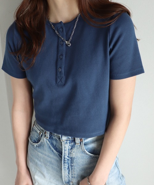 COURO(コウロ)の「テレコショート丈ヘンリーネックTシャツ/リンガーTシャツ(Tシャツ/カットソー・レディース・ホワイト×ブラック/ブラック系/グレー系/アイボリー系/ネイビー系/アイボリー/ホワイト/ブラック/ネイビー/杢グレー・M/L)」の9枚目の写真