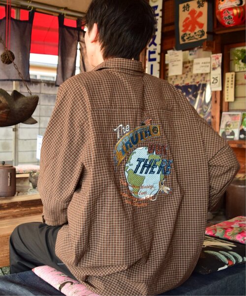 DOUBLE NAME(ダブルネーム)の「地球BACK刺しゅうチェックシャツワンピース(シャツワンピース・レディース・ブラウン/グリーン/ネイビー・FREE)」の1枚目の写真