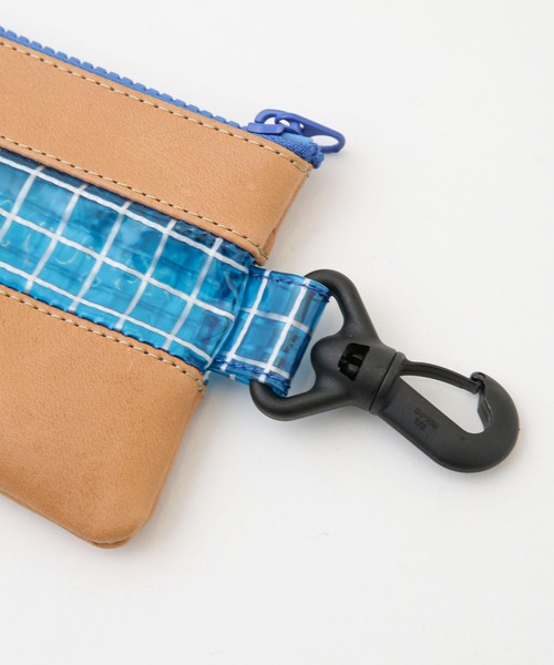 NANO universe（ナノユニバース）の「TAMANIWA/別注 NY logo POUCH（ポーチ・メンズ・グリーン/ブラック/ブルー・FREE）」の10枚目の写真