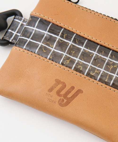 NANO universe（ナノユニバース）の「TAMANIWA/別注 NY logo POUCH（ポーチ・メンズ・グリーン/ブラック/ブルー・FREE）」の14枚目の写真