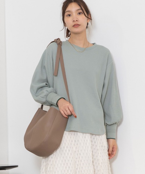 POU DOU DOU(プードゥドゥ)の「ボリュームスリーブワッフルプルオーバー(Tシャツ/カットソー・レディース・アイボリー/ミント/ブラウン・3)」の4枚目の写真