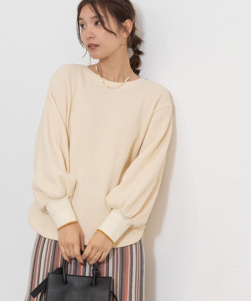 POU DOU DOU(プードゥドゥ)の「ボリュームスリーブワッフルプルオーバー(Tシャツ/カットソー・レディース・アイボリー/ミント/ブラウン・3)」の11枚目の写真