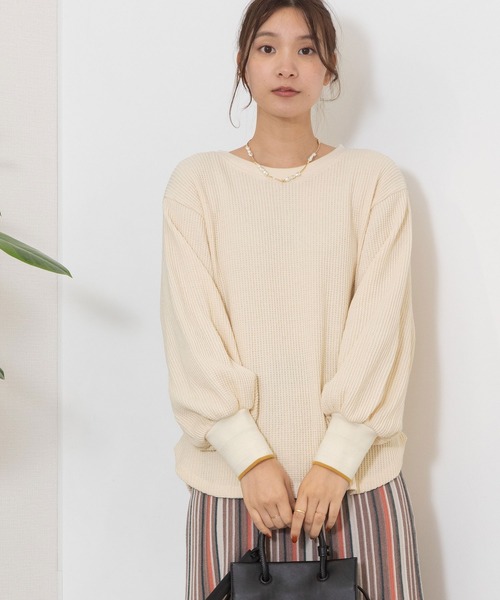POU DOU DOU(プードゥドゥ)の「ボリュームスリーブワッフルプルオーバー(Tシャツ/カットソー・レディース・アイボリー/ミント/ブラウン・3)」の12枚目の写真