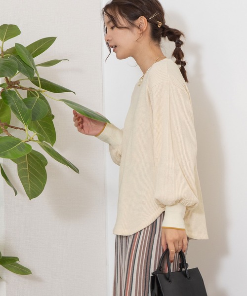 POU DOU DOU(プードゥドゥ)の「ボリュームスリーブワッフルプルオーバー(Tシャツ/カットソー・レディース・アイボリー/ミント/ブラウン・3)」の15枚目の写真