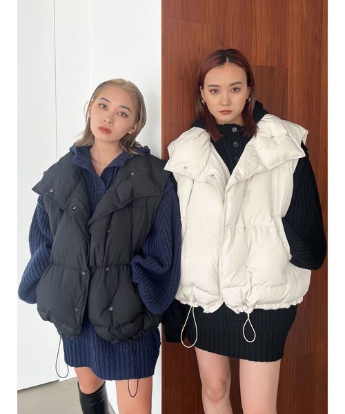 EMODA(エモダ)の「レイヤーフーディーオーバーニット(ニット/セーター・レディース・アイボリー/グレー/ブラック/ネイビー・FREE)」の15枚目の写真