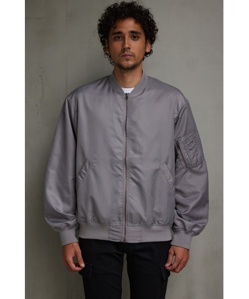 AZUL by moussy（アズールバイマウジー）の「ライトMA-1ジャケット（MA-1・メンズ・ブラック/グレー・FREE）」の16枚目の写真