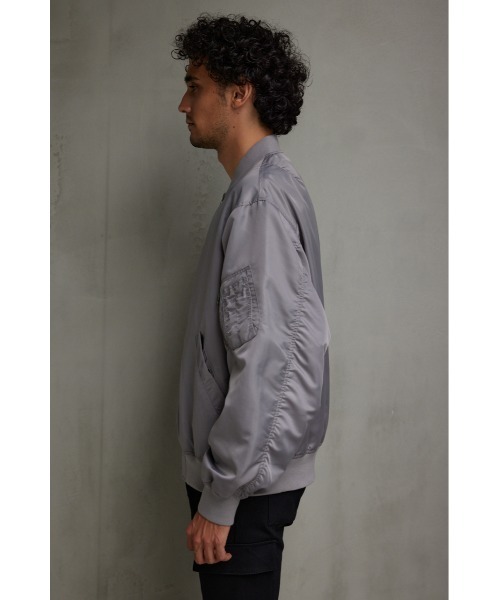 AZUL by moussy（アズールバイマウジー）の「ライトMA-1ジャケット（MA-1・メンズ・ブラック/グレー・FREE）」の17枚目の写真