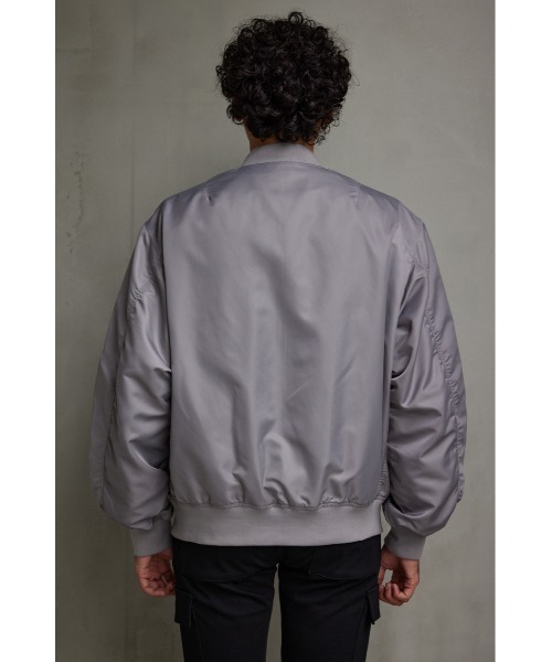 AZUL by moussy（アズールバイマウジー）の「ライトMA-1ジャケット（MA-1・メンズ・ブラック/グレー・FREE）」の18枚目の写真