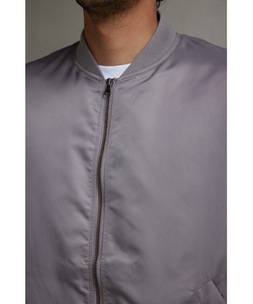 AZUL by moussy（アズールバイマウジー）の「ライトMA-1ジャケット（MA-1・メンズ・ブラック/グレー・FREE）」の19枚目の写真