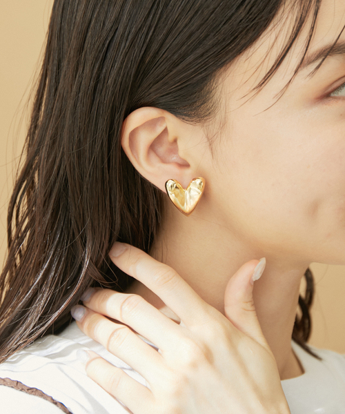 VIS（ビス）の「ハートモチーフピアス（ピアス（両耳用）・レディース・ゴールド/シルバー・FREE）」の2枚目の写真