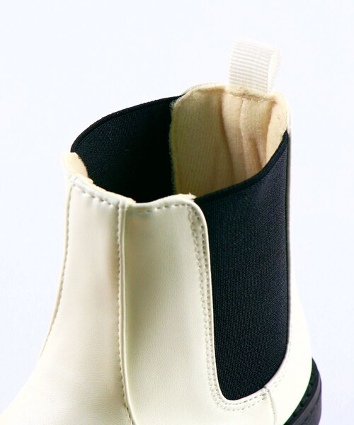 BRANSHES（ブランシェス）の「サイドゴアブーツ（ブーツ・キッズ・ブラック/オフホワイト・15.0cm/16.0cm/18.0cm/21.0cm/17.0cm/19.0cm/20.0cm）」の8枚目の写真