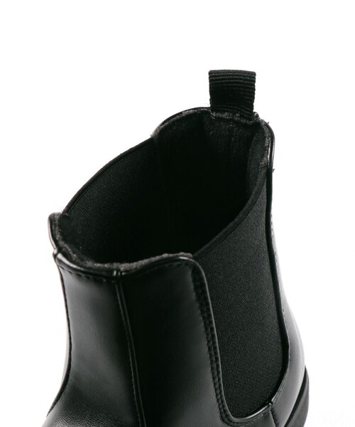 BRANSHES（ブランシェス）の「サイドゴアブーツ（ブーツ・キッズ・ブラック/オフホワイト・15.0cm/16.0cm/18.0cm/21.0cm/17.0cm/19.0cm/20.0cm）」の9枚目の写真