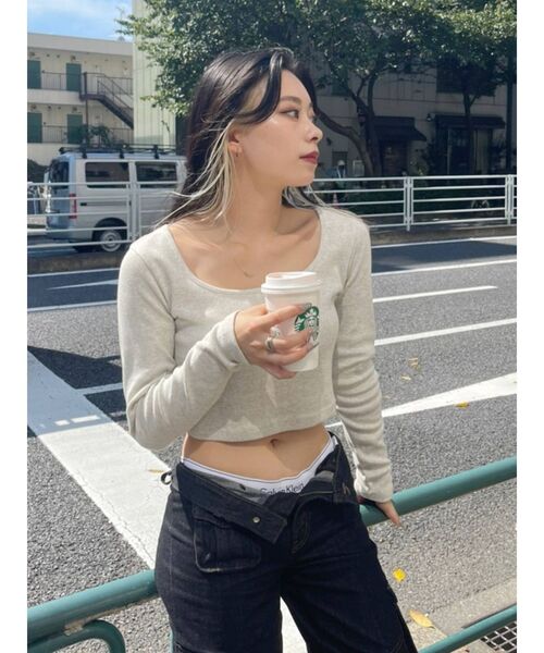 EVRIS（エヴリス）の「スクエアネッククロップドトップス（Tシャツ/カットソー・レディース・ブラック/グレー/ホワイト・FREE）」の17枚目の写真