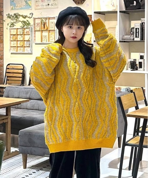 niko and（ニコアンド）の「ジオメループニットプルオーバー