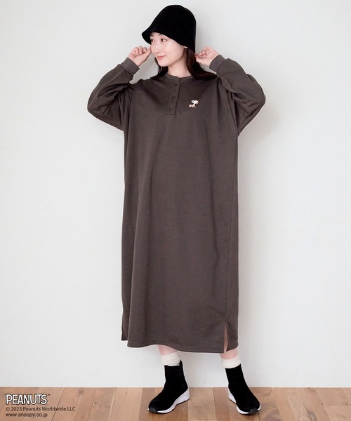 PEANUTS（ピーナッツ）の「【ピーナッツ/PEANUTS】スヌーピーキーネックワンピース（ワンピース・レディース・ベージュ/チャコールグレー/ネイビー・3L/L/M/LL）」の15枚目の写真