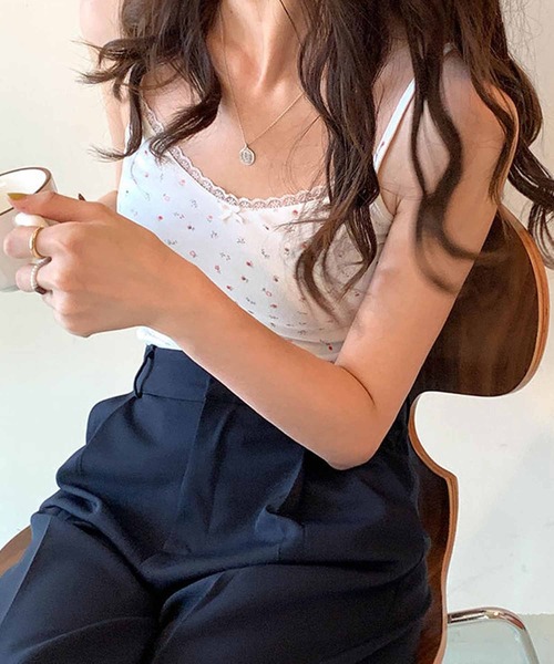 NANEA(ナネア)の「花柄クロップドキャミソール(キャミソール・レディース・ホワイト/ピンク/クリーム・MEDIUM/LARGE/X-LARGE)」の9枚目の写真