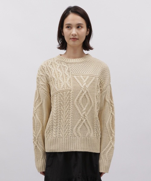 LAKOLE（ラコレ）の「3ゲージパッチケーブルプルオーバー / 988975（ニット/セーター・レディース・モカ/アイボリー/ネイビー・SMALL/MEDIUM）」の16枚目の写真