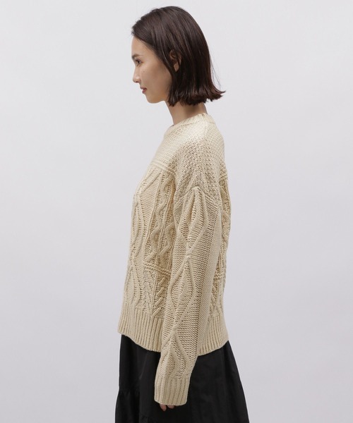 LAKOLE（ラコレ）の「3ゲージパッチケーブルプルオーバー / 988975（ニット/セーター・レディース・モカ/アイボリー/ネイビー・SMALL/MEDIUM）」の10枚目の写真