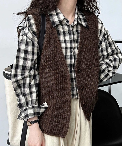 OSYAREVO（オシャレボ）の「ニット ベスト（ベスト・レディース・グレー/ブラウン/オフホワイト・FREE）」の4枚目の写真