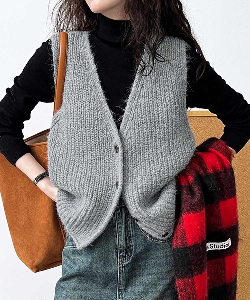 OSYAREVO（オシャレボ）の「ニット ベスト（ベスト・レディース・グレー/ブラウン/オフホワイト・FREE）」の8枚目の写真