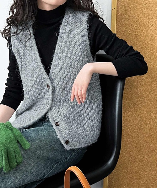 OSYAREVO（オシャレボ）の「ニット ベスト（ベスト・レディース・グレー/ブラウン/オフホワイト・FREE）」の10枚目の写真