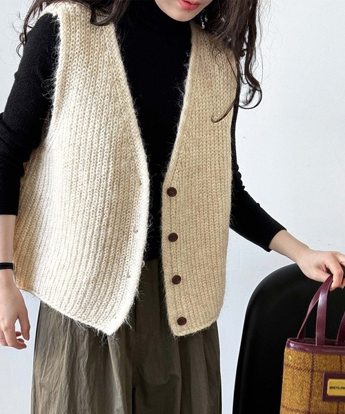 OSYAREVO（オシャレボ）の「ニット ベスト（ベスト・レディース・グレー/ブラウン/オフホワイト・FREE）」の15枚目の写真