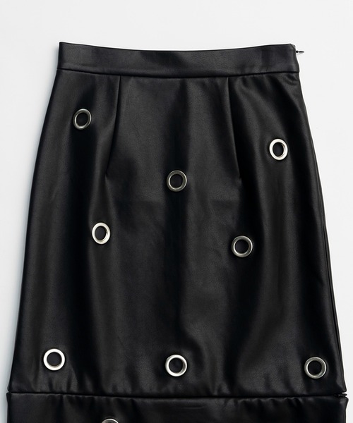 PRANK PROJECT（プランクプロジェクト）の「アイレットヴィーガンレザースカート / Eyelet Vegan Leather Skirt（スカート・レディース・ベージュ/ブラック・38/36）」の17枚目の写真
