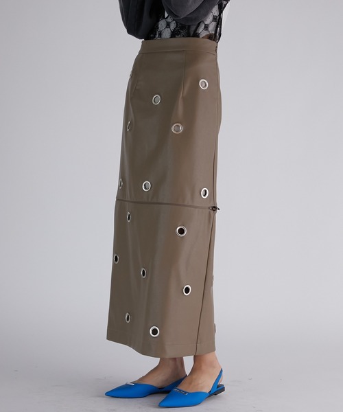 PRANK PROJECT（プランクプロジェクト）の「アイレットヴィーガンレザースカート / Eyelet Vegan Leather Skirt（スカート・レディース・ベージュ/ブラック・38/36）」の12枚目の写真