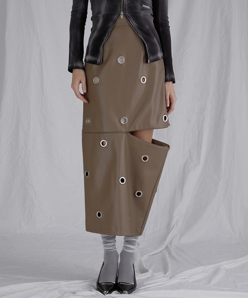 PRANK PROJECT（プランクプロジェクト）の「アイレットヴィーガンレザースカート / Eyelet Vegan Leather Skirt（スカート・レディース・ベージュ/ブラック・38/36）」の14枚目の写真