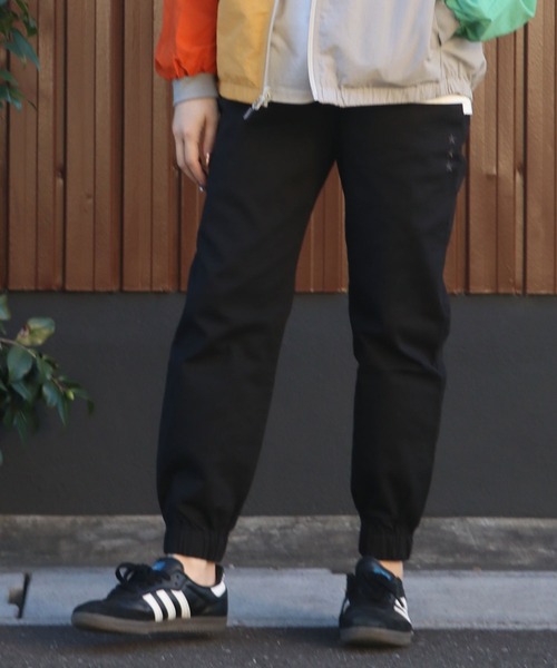 KRIFF MAYER Lady's Collection(クリフメイヤーレディースコレクション)の「三つ星ジョガーパンツ(その他パンツ・レディース・ブラック/カーキ/チャコール/ベージュ/ネイビー/グリーン・MEDIUM/LARGE)」の2枚目の写真