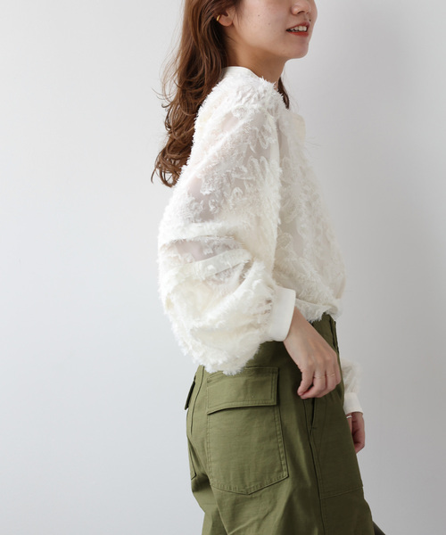 JOURNAL STANDARD relume（ジャーナルスタンダード　レリューム）の「《追加2》フラワージャガードスリーブタックブラウス（シャツ/ブラウス・レディース・ホワイト・FREE）」の14枚目の写真