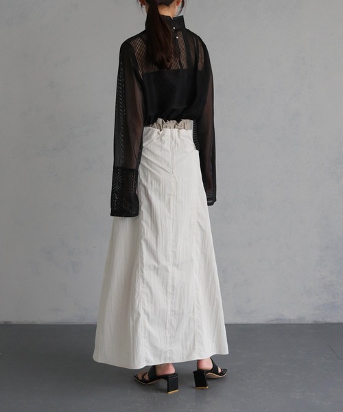 &g'aime（アンジェム）の「【&g’aime】ワッシャーナイロン混フレアスカート（スカート・レディース・グレイッシュベージュ/ブラック・FREE）」の22枚目の写真