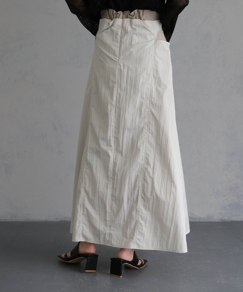 &g'aime（アンジェム）の「【&g’aime】ワッシャーナイロン混フレアスカート（スカート・レディース・グレイッシュベージュ/ブラック・FREE）」の14枚目の写真