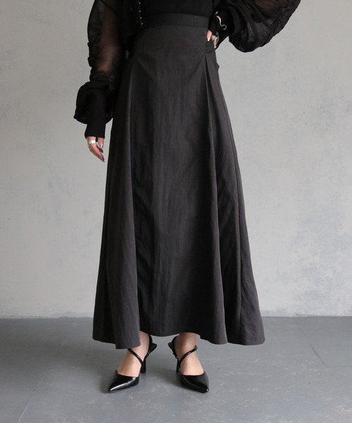 &g'aime（アンジェム）の「【&g’aime】ワッシャーナイロン混フレアスカート（スカート・レディース・グレイッシュベージュ/ブラック・FREE）」の3枚目の写真