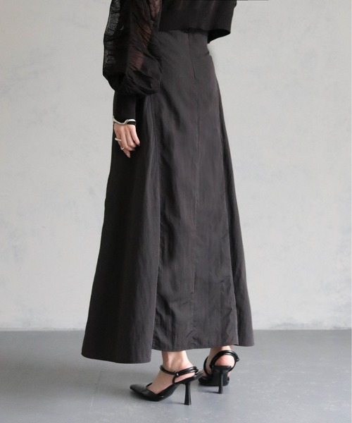 &g'aime（アンジェム）の「【&g’aime】ワッシャーナイロン混フレアスカート（スカート・レディース・グレイッシュベージュ/ブラック・FREE）」の11枚目の写真