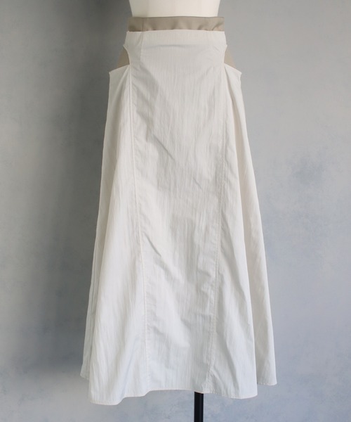 &g'aime（アンジェム）の「【&g’aime】ワッシャーナイロン混フレアスカート（スカート・レディース・グレイッシュベージュ/ブラック・FREE）」の17枚目の写真