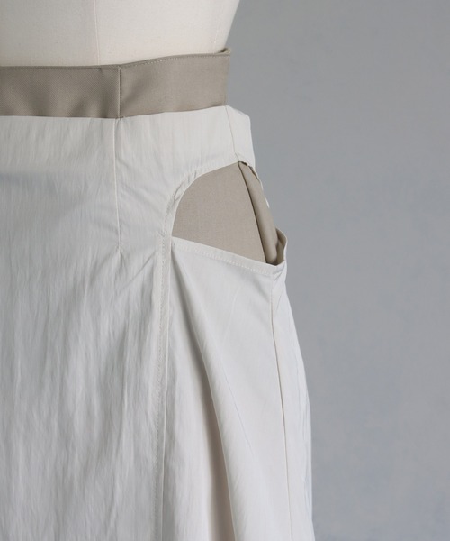 &g'aime（アンジェム）の「【&g’aime】ワッシャーナイロン混フレアスカート（スカート・レディース・グレイッシュベージュ/ブラック・FREE）」の21枚目の写真