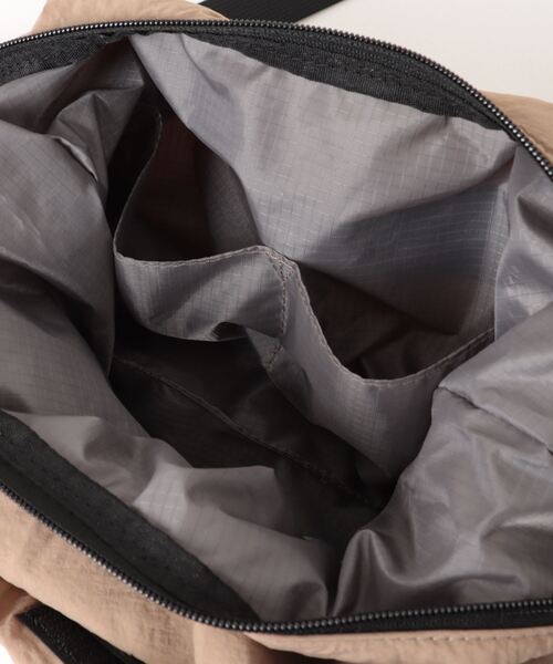 CAMP7（キャンプセブン）の「【CAMP7】ドロストバックルバッグ（ショルダーバッグ・レディース・ベージュ/ブラック・ONE SIZE）」の6枚目の写真